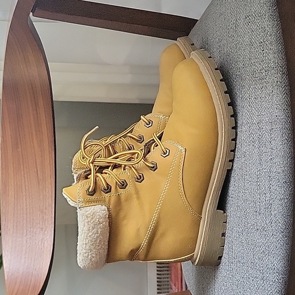 Esprit Shoes - Esprit Faux fleece ladies boots 🌳